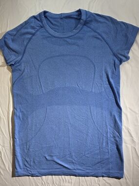 Lululemon Swiftly Tech 2.0 Short Sleeve - Heathered Symphony Blue - Size 10